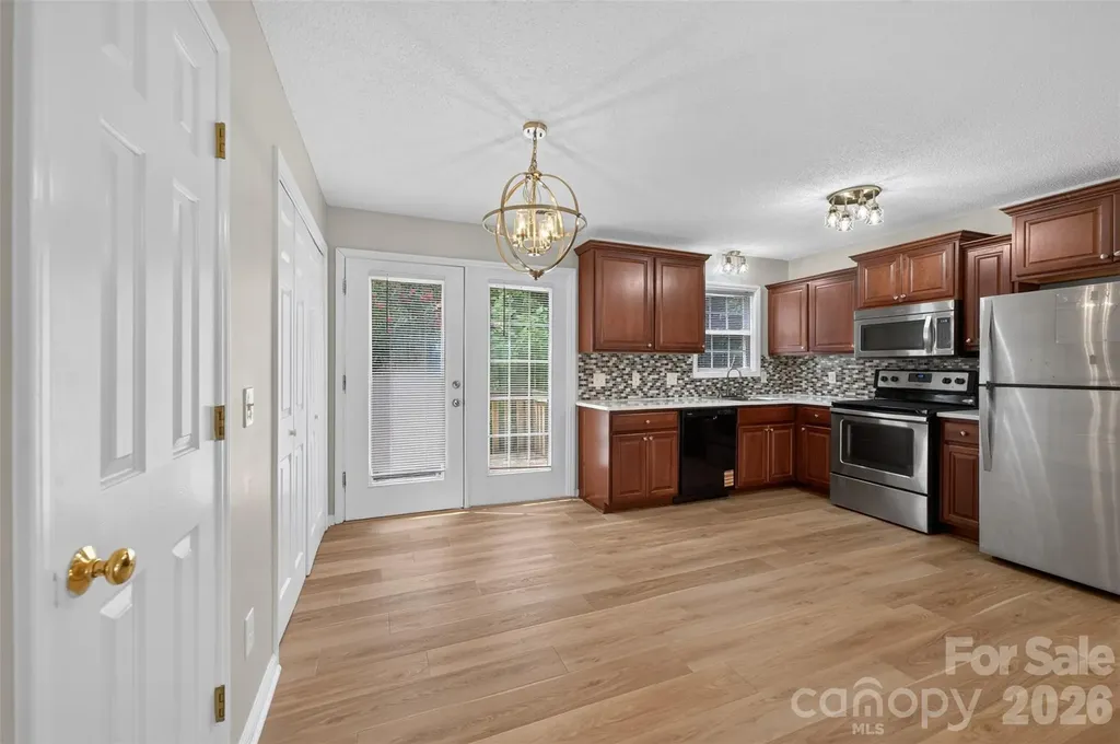 1057 19th Street NE Hickory NC 28601