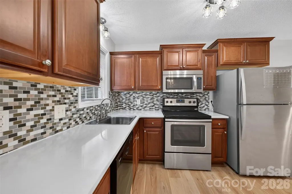 1057 19th Street NE Hickory NC 28601