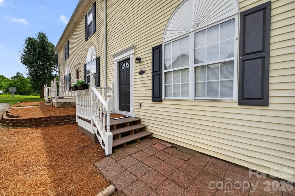 1057 19th Street NE Hickory NC 28601