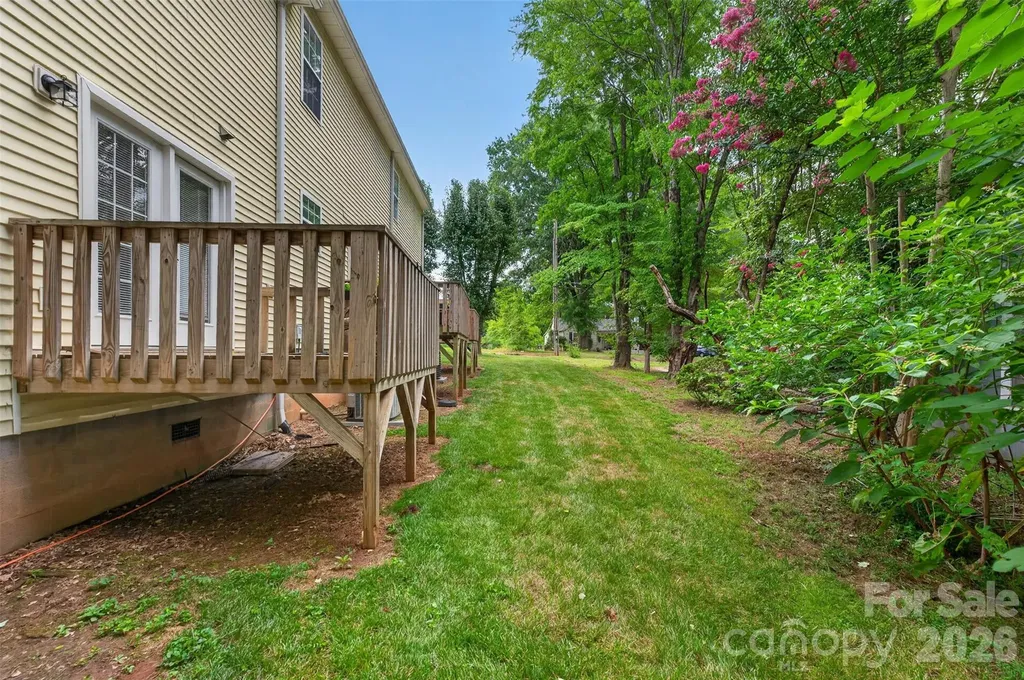1057 19th Street NE Hickory NC 28601