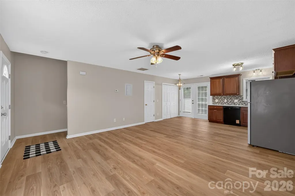1057 19th Street NE Hickory NC 28601