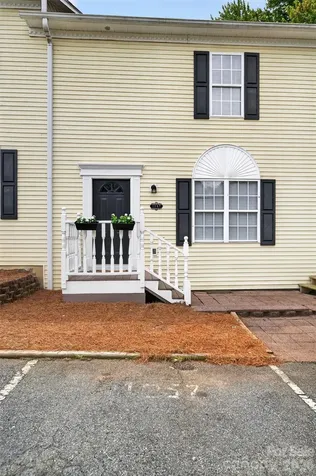1057 19th Street NE Hickory NC 28601