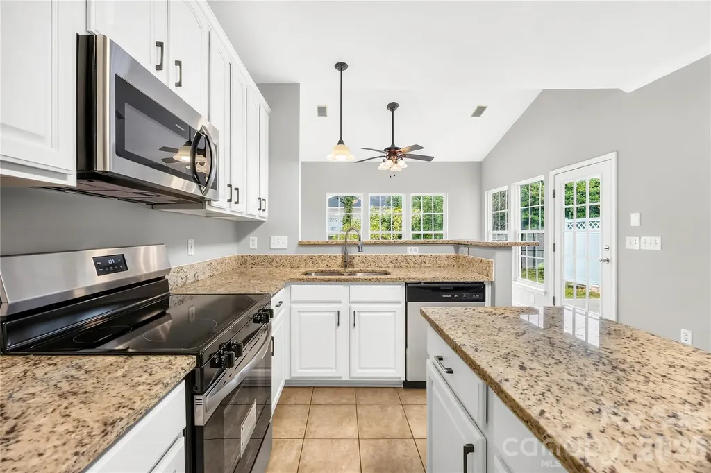 10011 Alexander Martin Avenue Charlotte NC 28277
