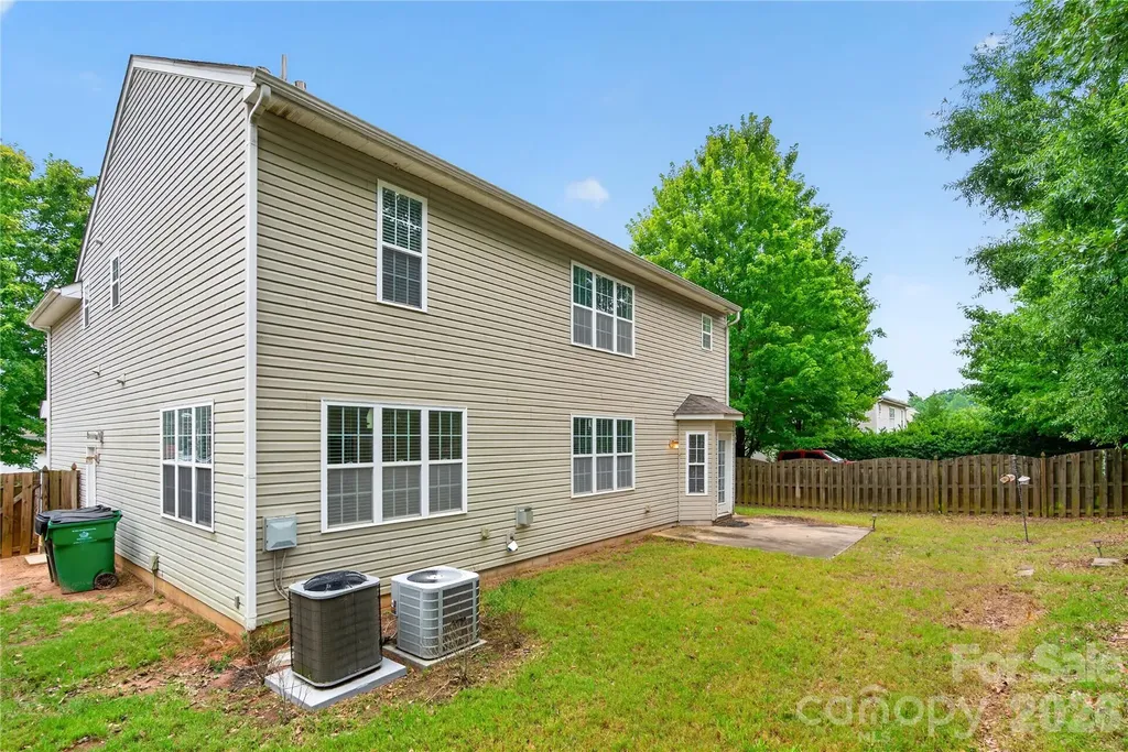 17222 Westmill Lane Charlotte NC 28277