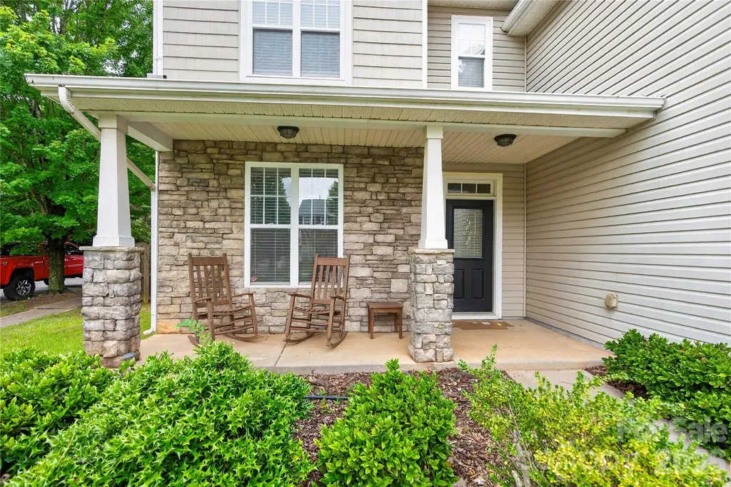 17222 Westmill Lane Charlotte NC 28277