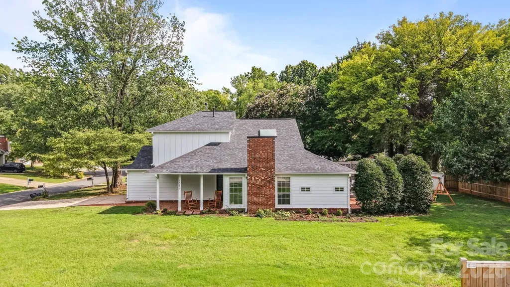 819 Mill Creek Lane Charlotte NC 28209