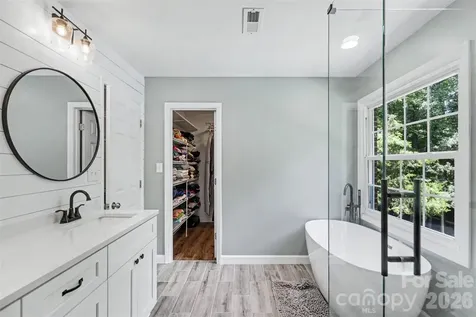 3108 Peregrine Court Charlotte NC 28269