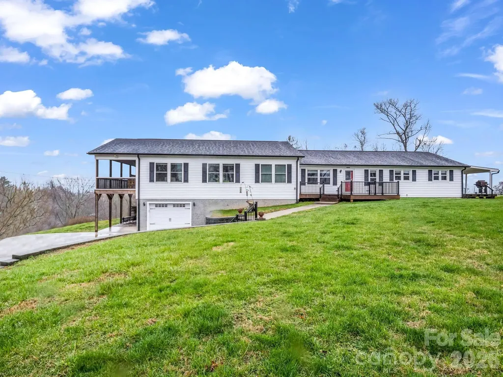 1086 Carters Ridge Road Spruce Pine NC 28777
