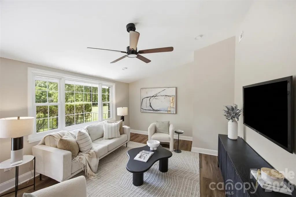 8223 Knollwood Circle Charlotte NC 28213