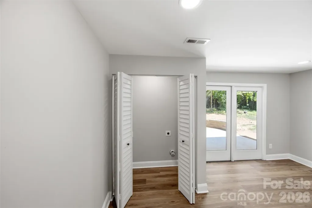 8223 Knollwood Circle Charlotte NC 28213