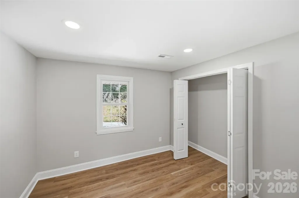 8223 Knollwood Circle Charlotte NC 28213