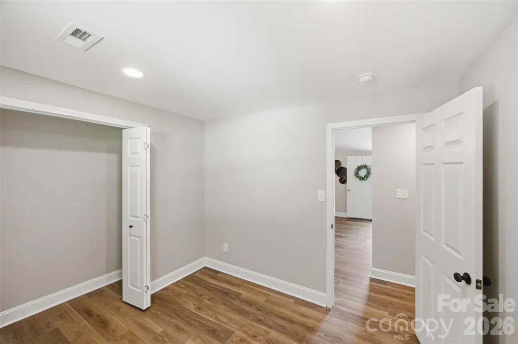 8223 Knollwood Circle Charlotte NC 28213