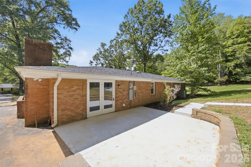 8223 Knollwood Circle Charlotte NC 28213
