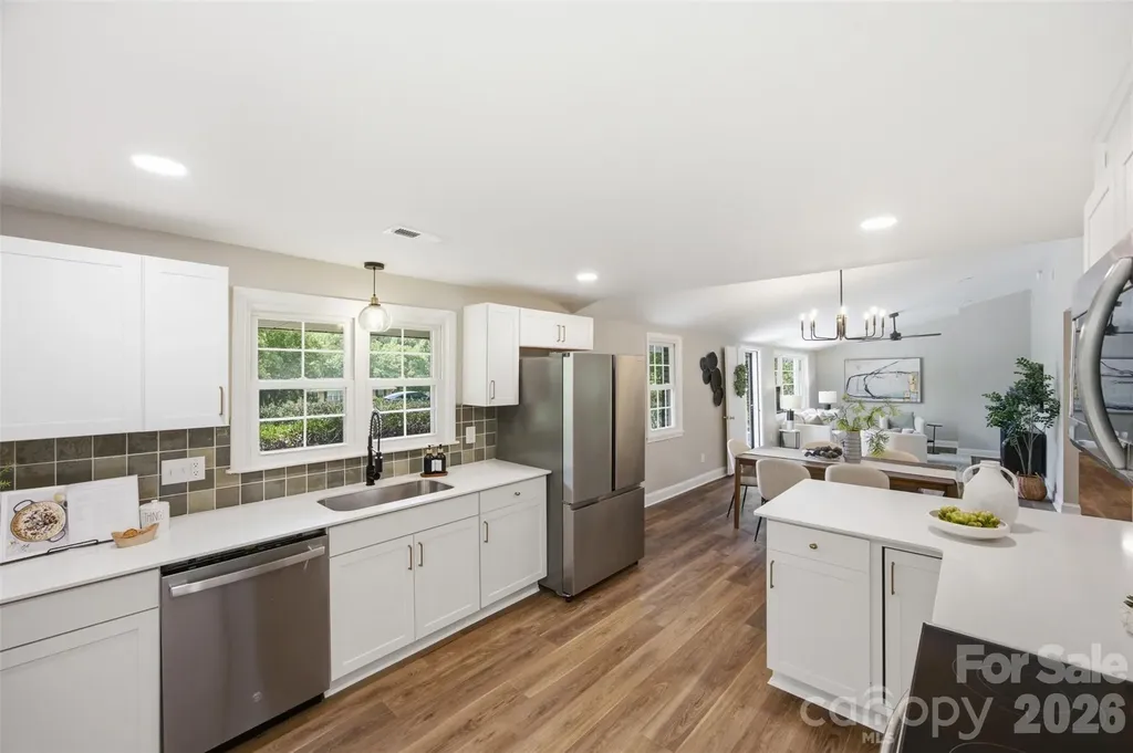 8223 Knollwood Circle Charlotte NC 28213