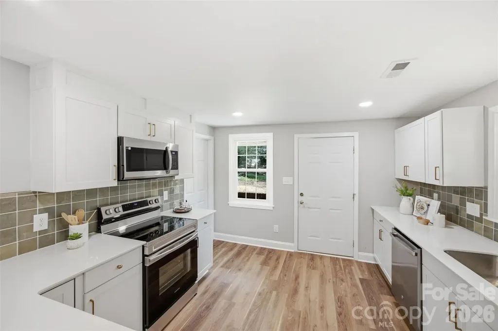 8223 Knollwood Circle Charlotte NC 28213