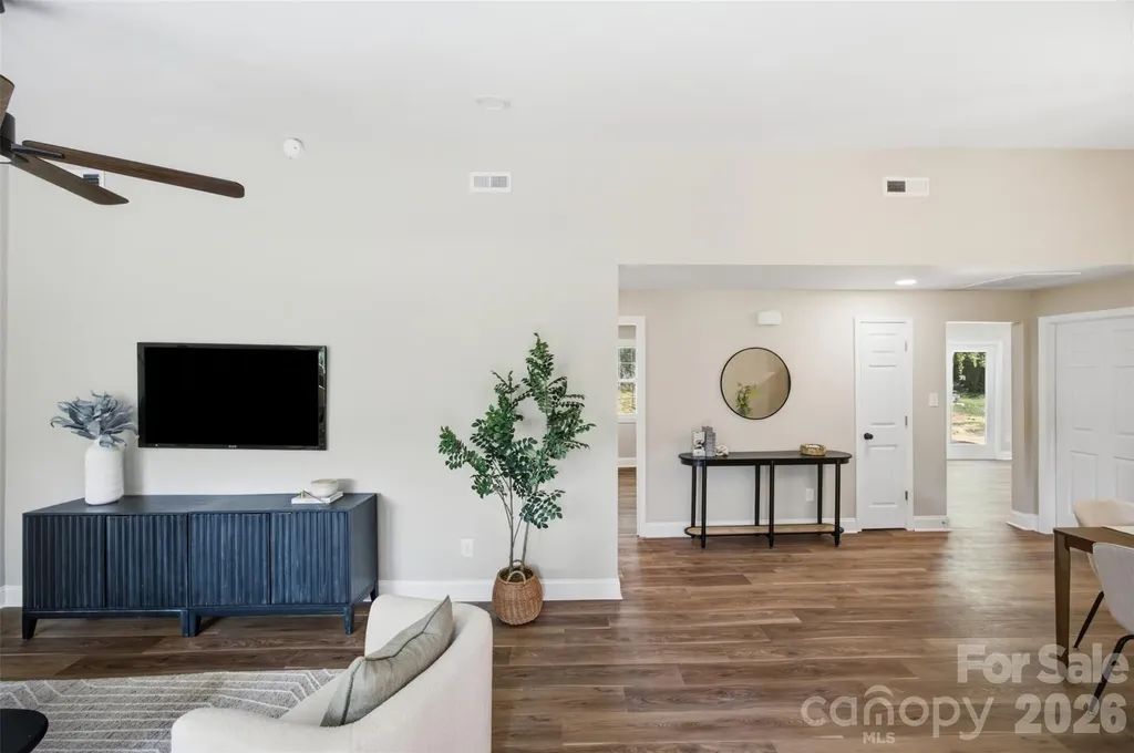 8223 Knollwood Circle Charlotte NC 28213