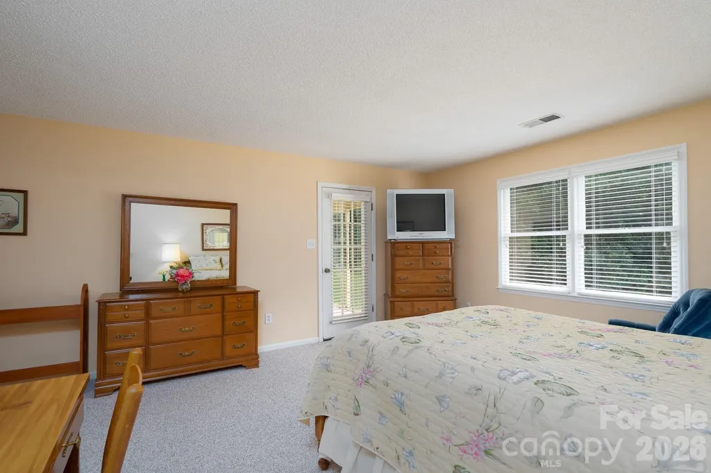 537 Camrose Circle NE Concord NC 28025