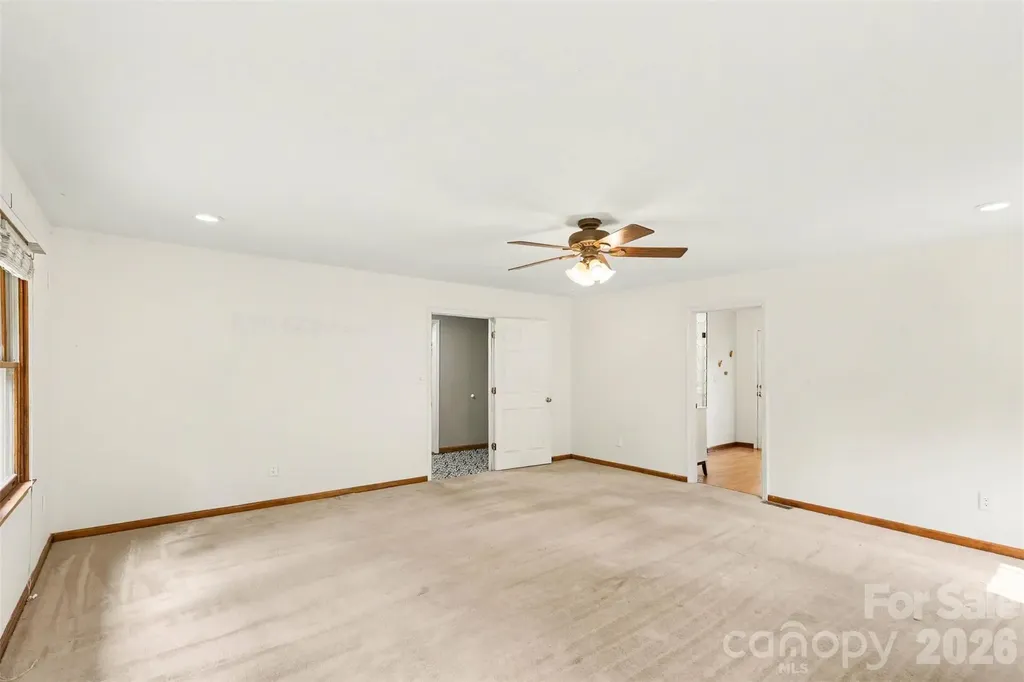 3608 Cowboy Lane Charlotte NC 28216