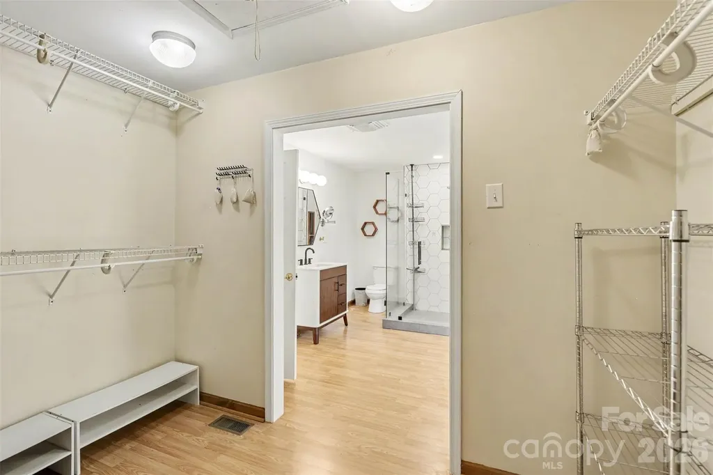 3608 Cowboy Lane Charlotte NC 28216