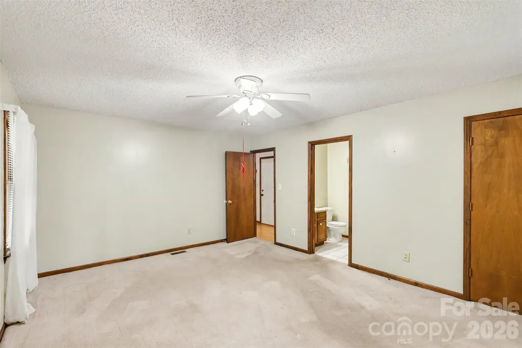 3608 Cowboy Lane Charlotte NC 28216