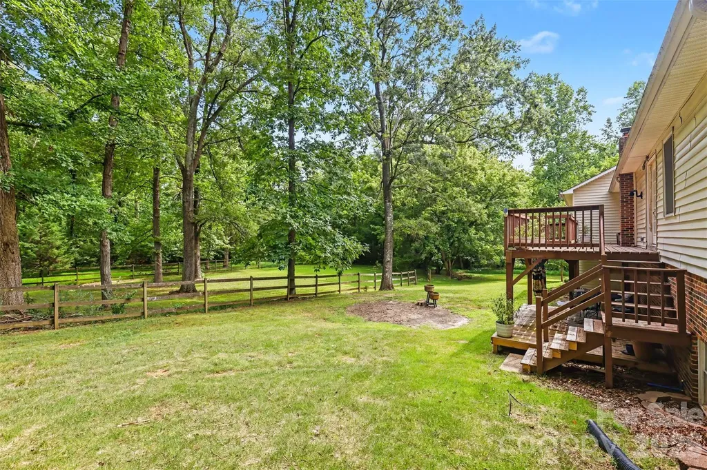 3608 Cowboy Lane Charlotte NC 28216