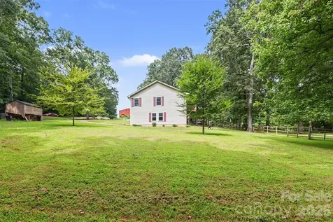 3608 Cowboy Lane Charlotte NC 28216