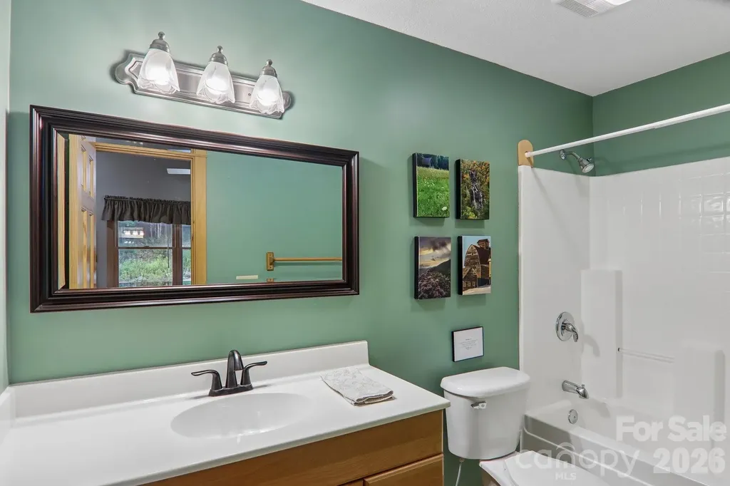 156 Cottage Lane Mars Hill NC 28754