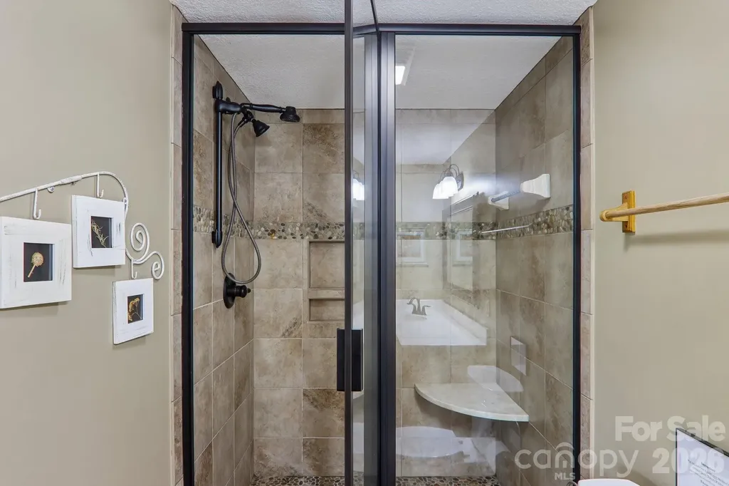 156 Cottage Lane Mars Hill NC 28754