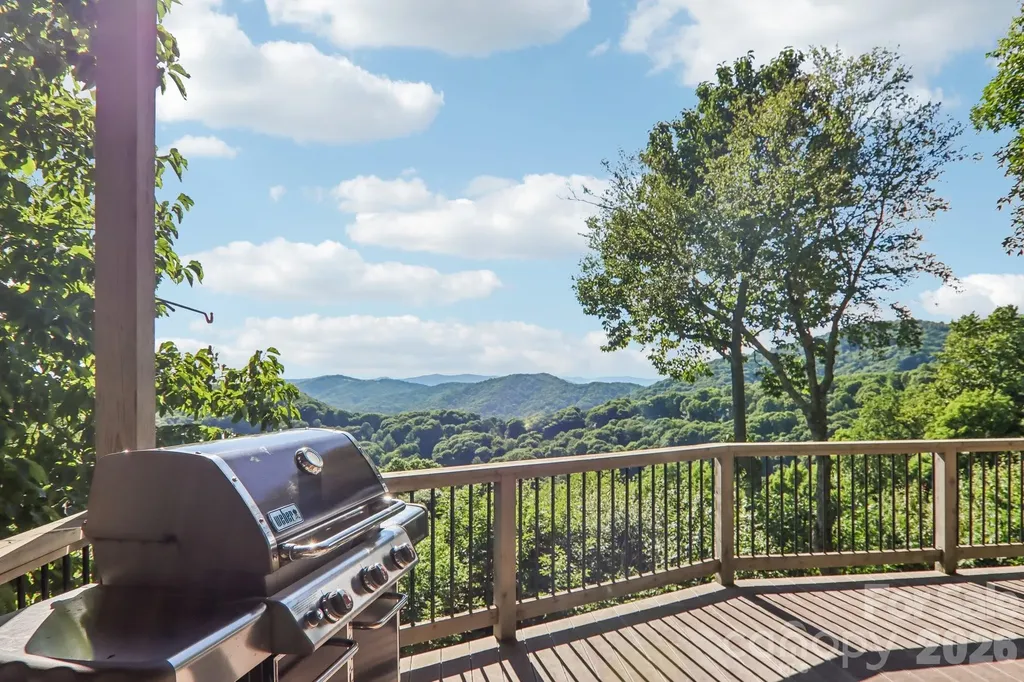 156 Cottage Lane Mars Hill NC 28754