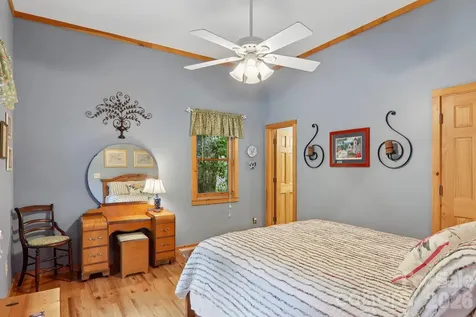 156 Cottage Lane Mars Hill NC 28754