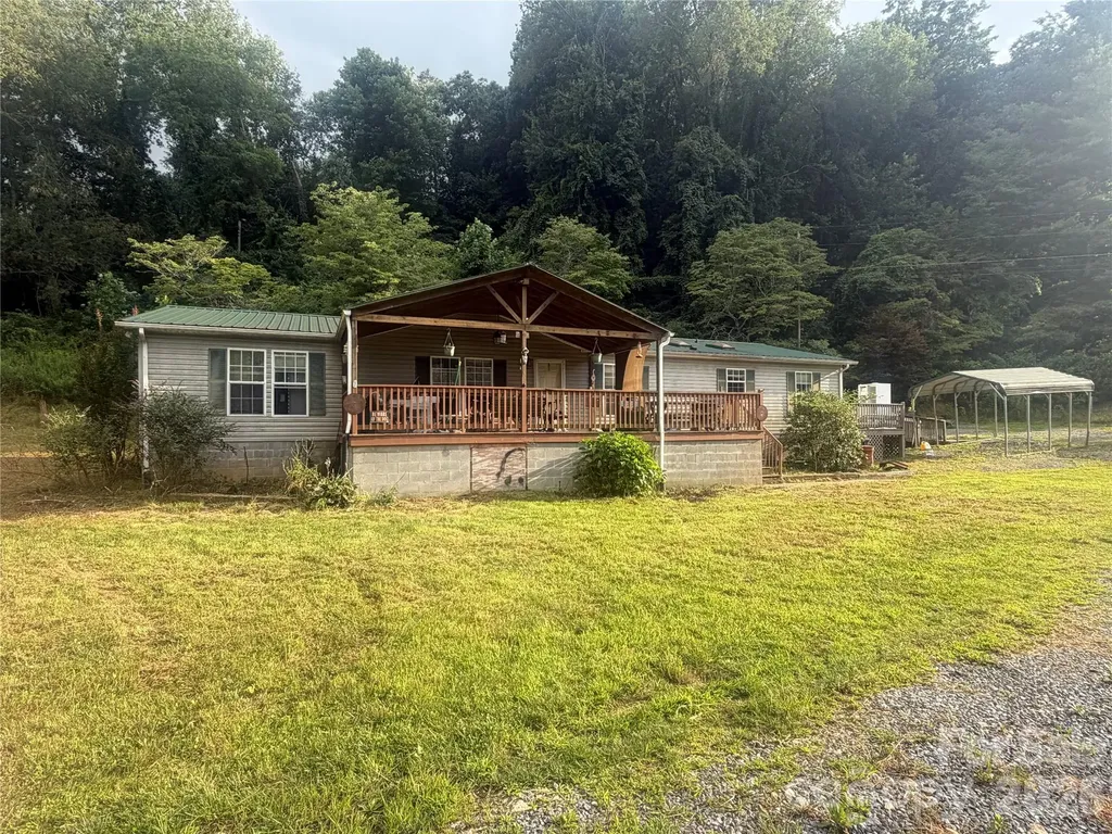 828 Henson Cove Road Canton NC 28716
