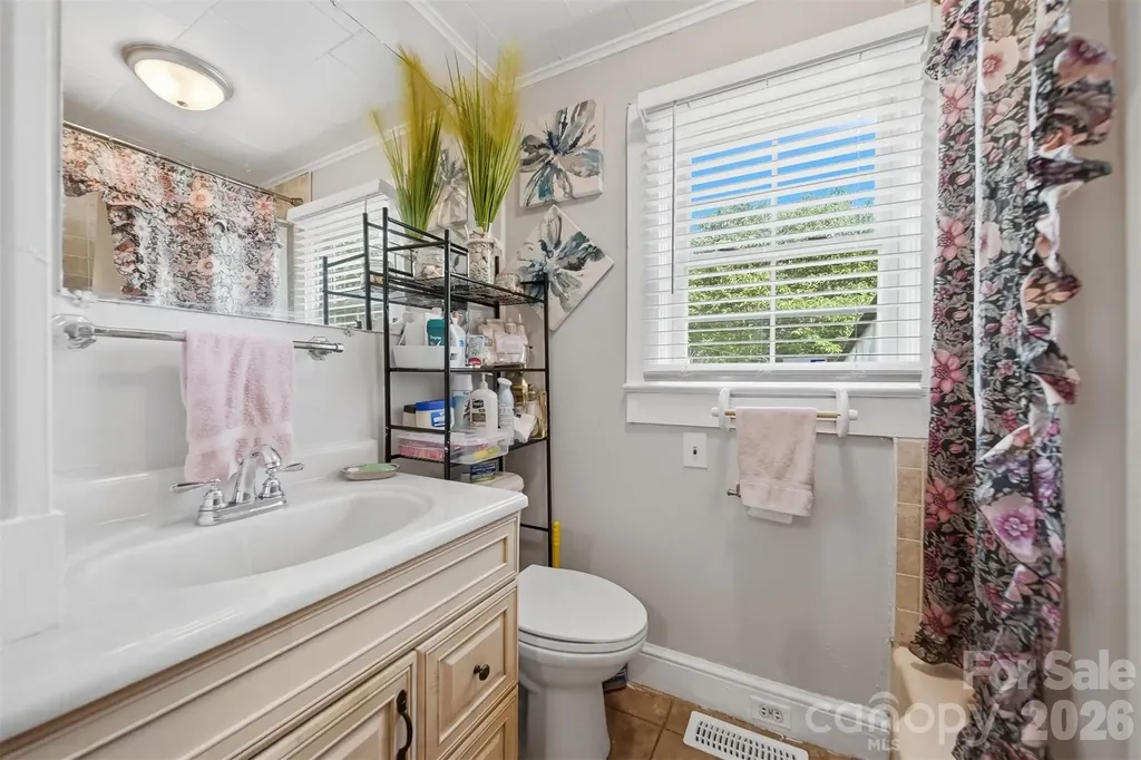 421 Finley Avenue NW Lenoir NC 28645