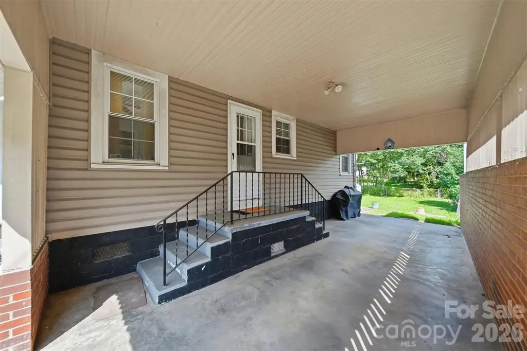 421 Finley Avenue NW Lenoir NC 28645