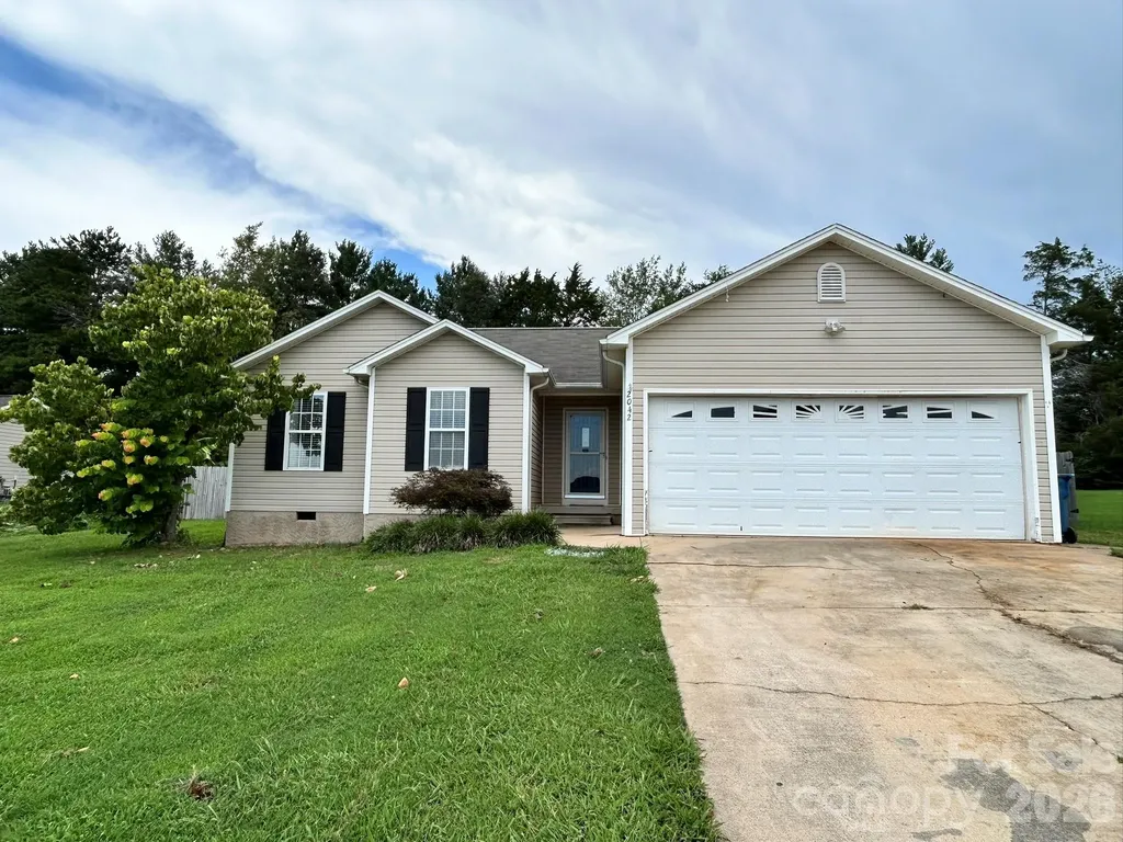 2042 Rocketts Way Newton NC 28658