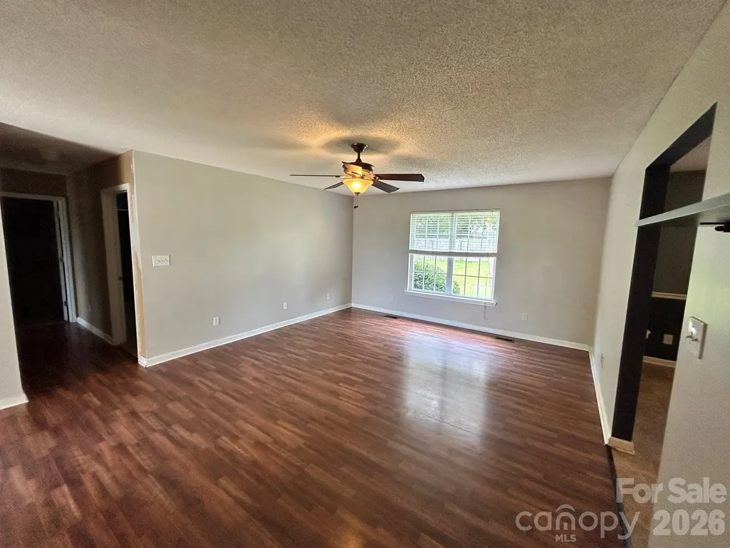 2042 Rocketts Way Newton NC 28658