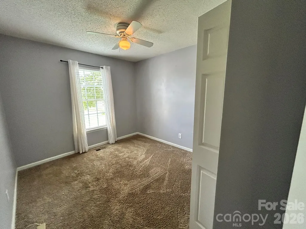 2042 Rocketts Way Newton NC 28658