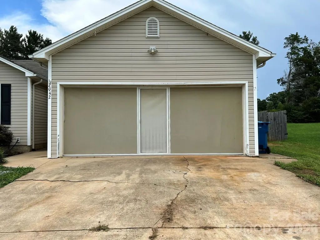 2042 Rocketts Way Newton NC 28658