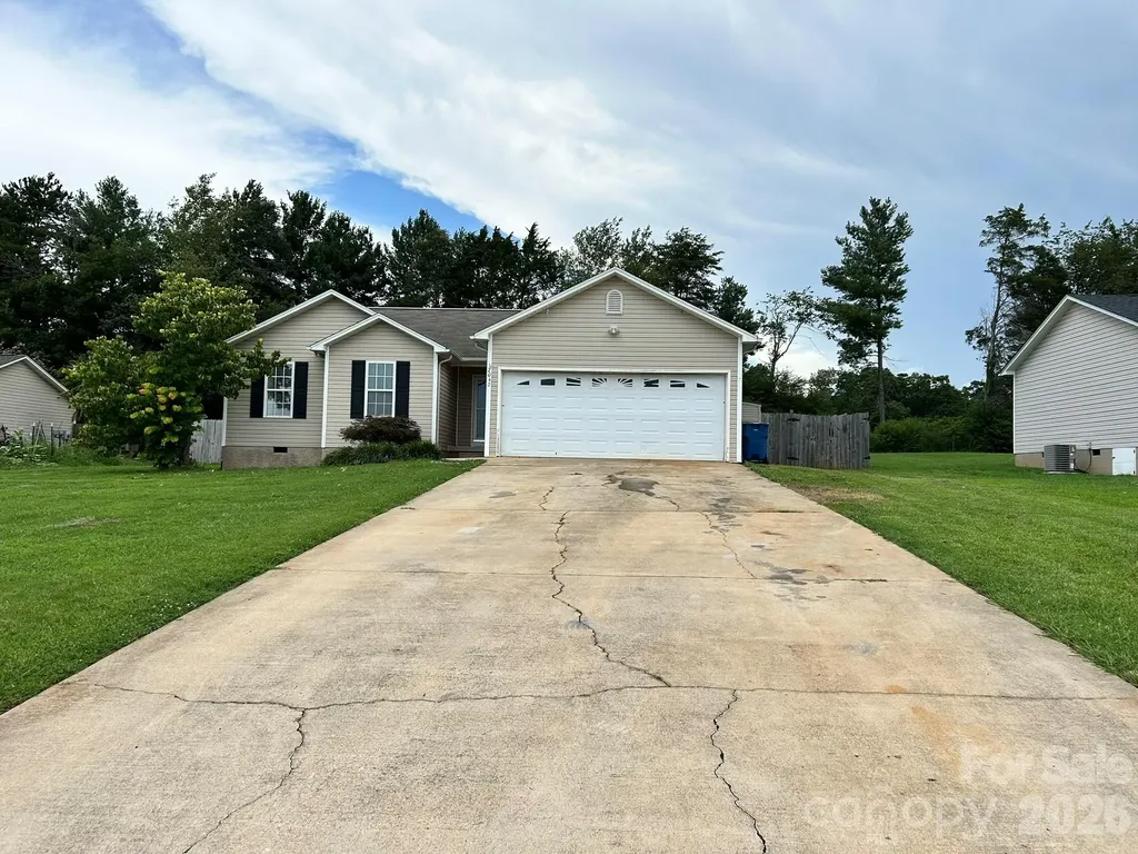 2042 Rocketts Way Newton NC 28658