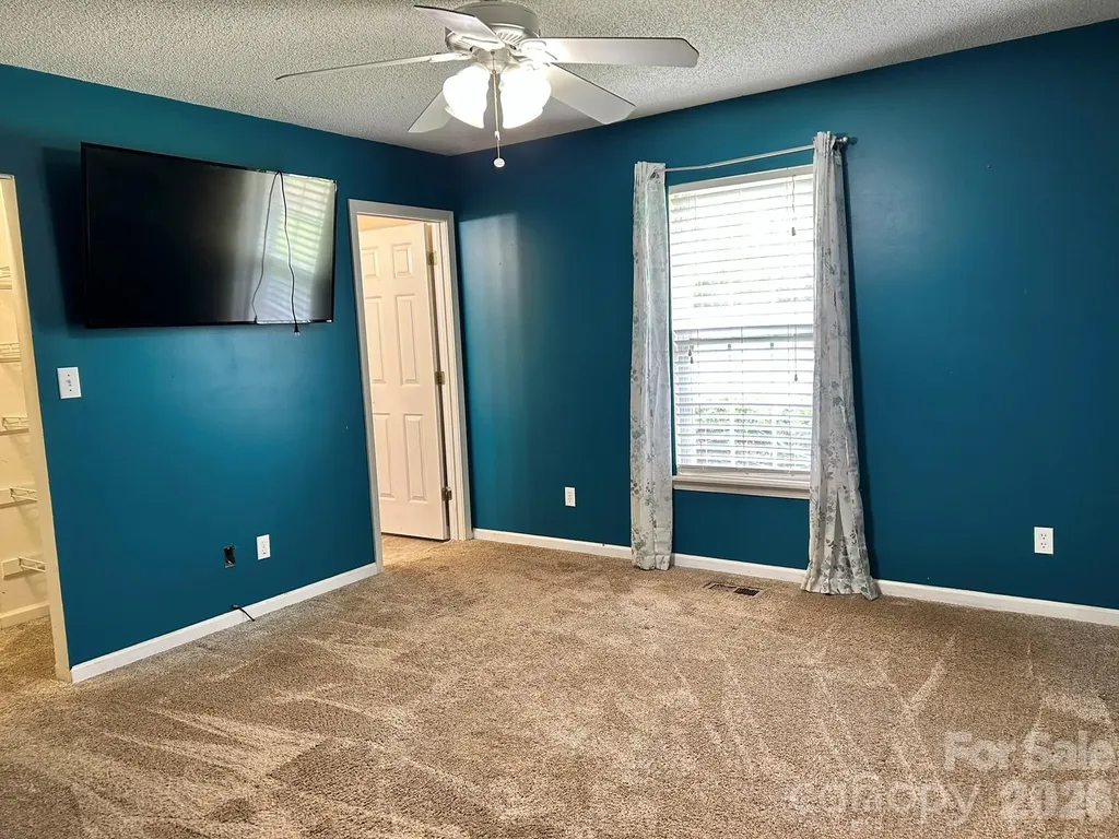 2042 Rocketts Way Newton NC 28658