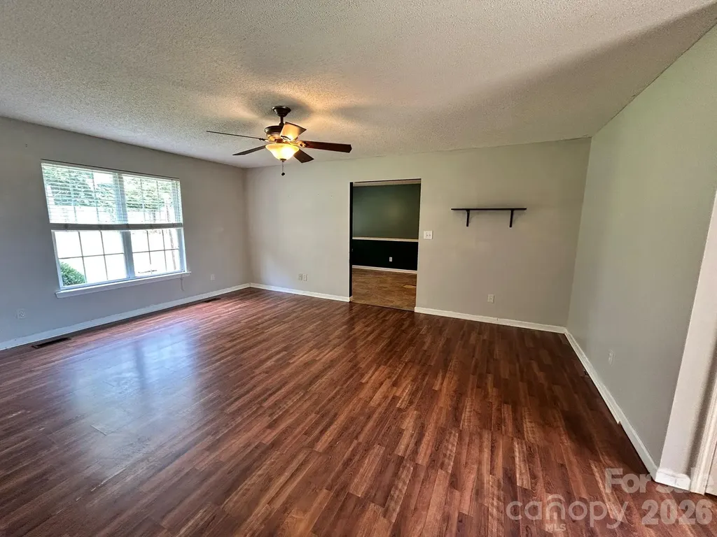 2042 Rocketts Way Newton NC 28658