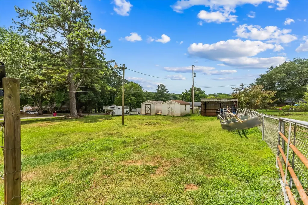 315 Windwood Drive Bessemer City NC 28016