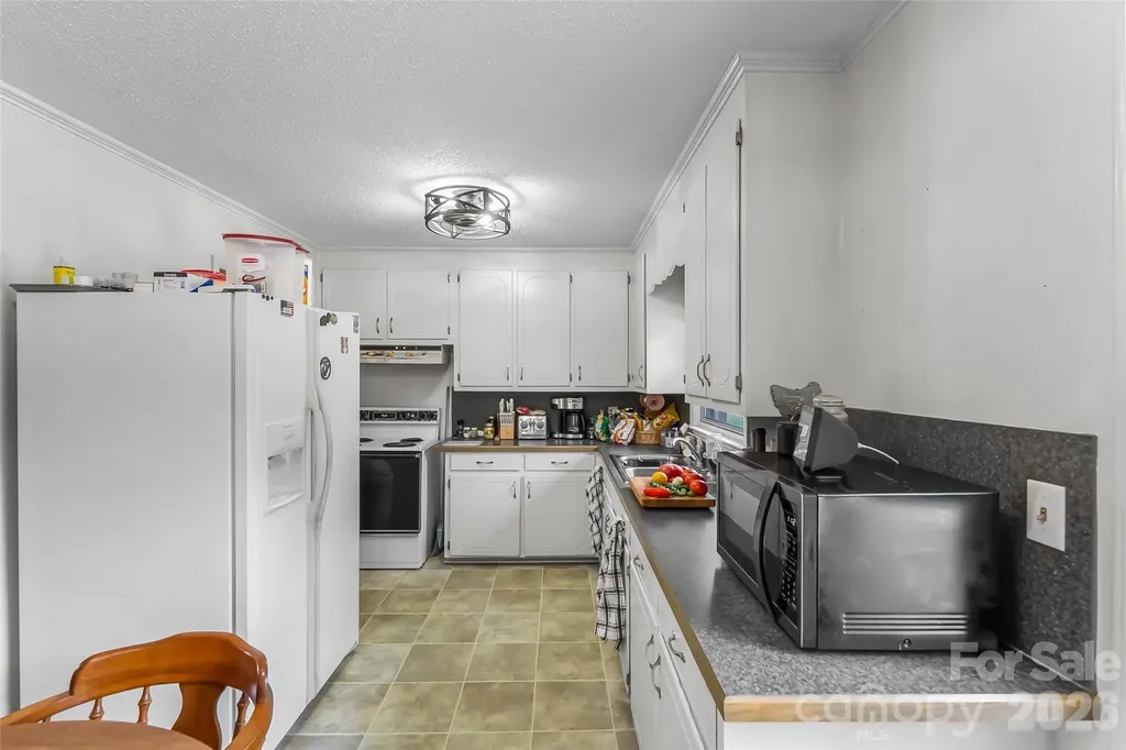 315 Windwood Drive Bessemer City NC 28016