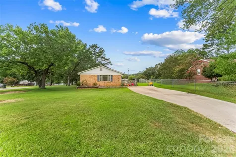 315 Windwood Drive Bessemer City NC 28016