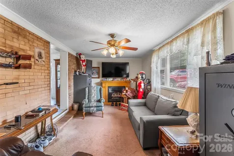 315 Windwood Drive Bessemer City NC 28016