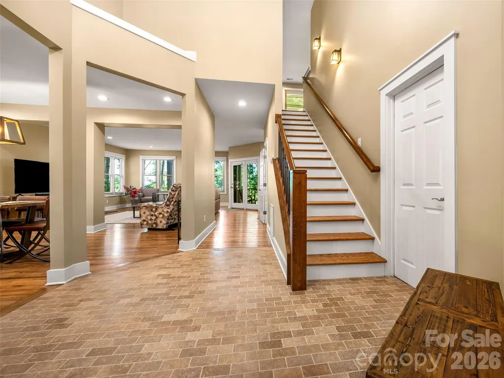 16 Lacoste Drive Hendersonville NC 28739