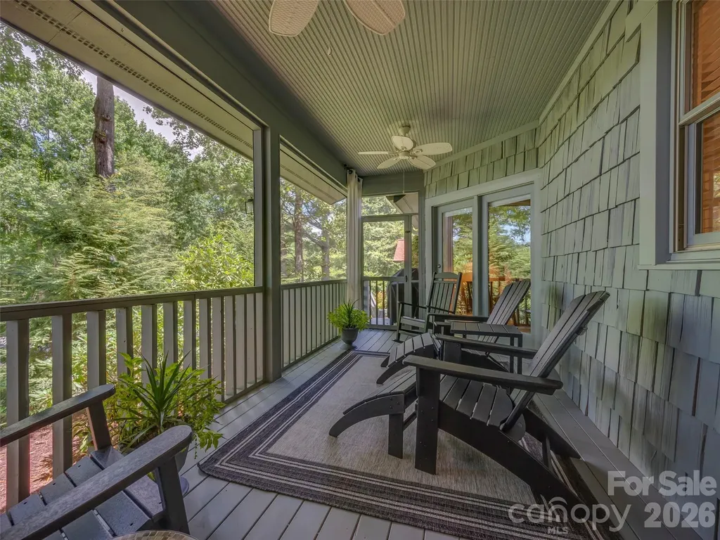16 Lacoste Drive Hendersonville NC 28739