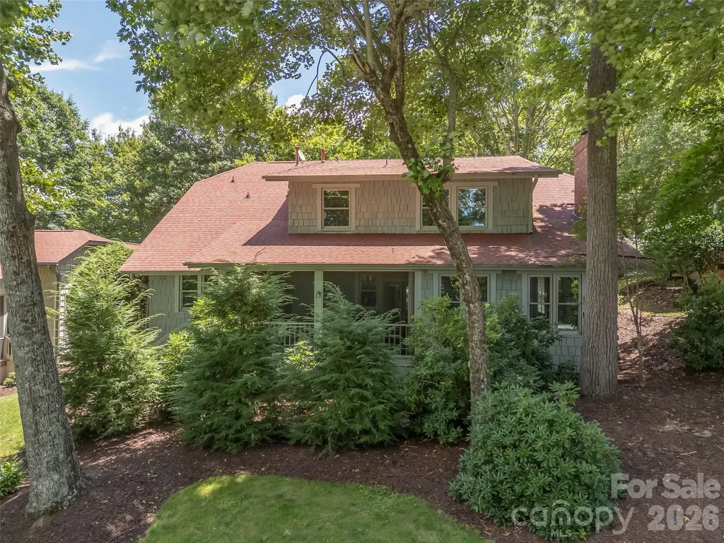 16 Lacoste Drive Hendersonville NC 28739