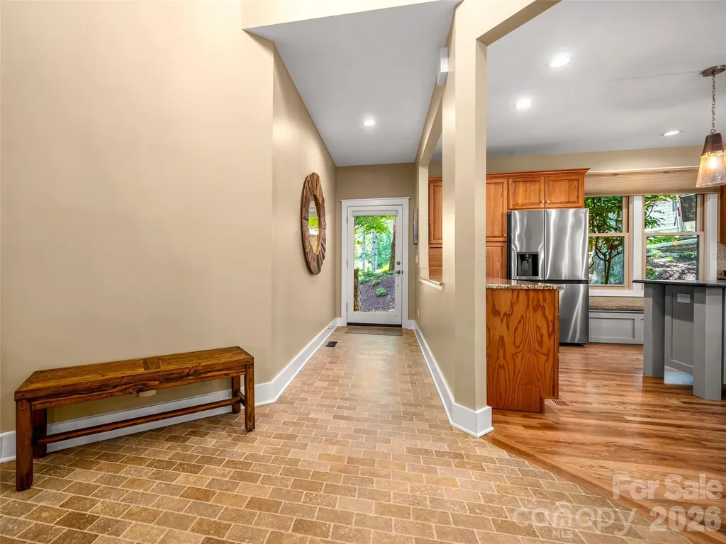 16 Lacoste Drive Hendersonville NC 28739