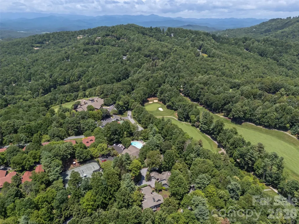 16 Lacoste Drive Hendersonville NC 28739
