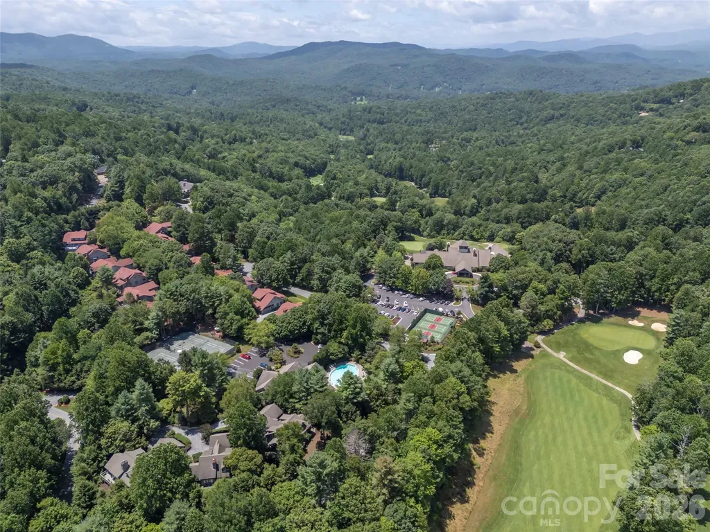 16 Lacoste Drive Hendersonville NC 28739
